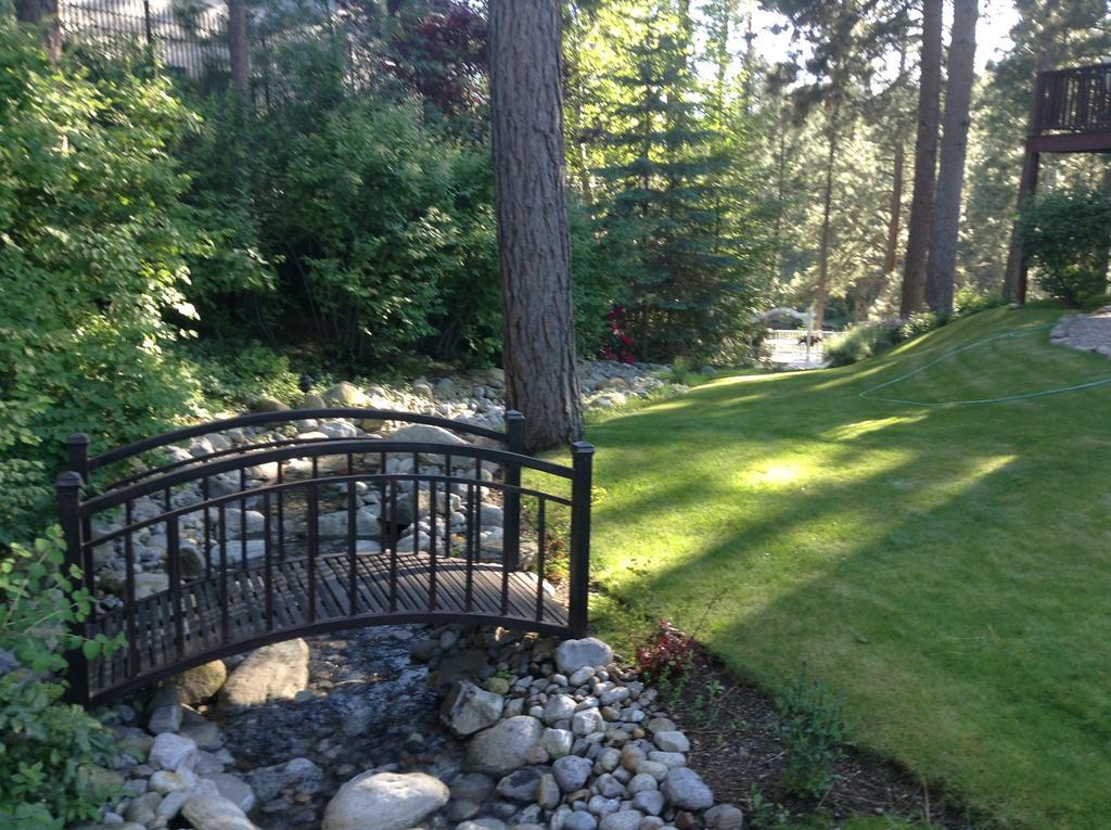 River Cove Elegant Waterfront Bed & Breakfast Post Falls Extérieur photo